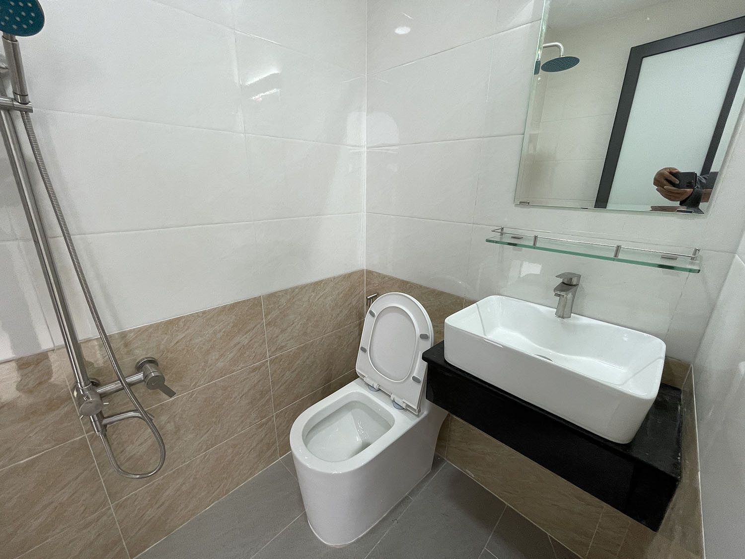 Bán nhà Lê Quang Định, Quận Bình Thạnh tuyệt phẩm 3 lầu t.kế Cổ Điển Ý, mới 100% cách LQĐịnh 15m